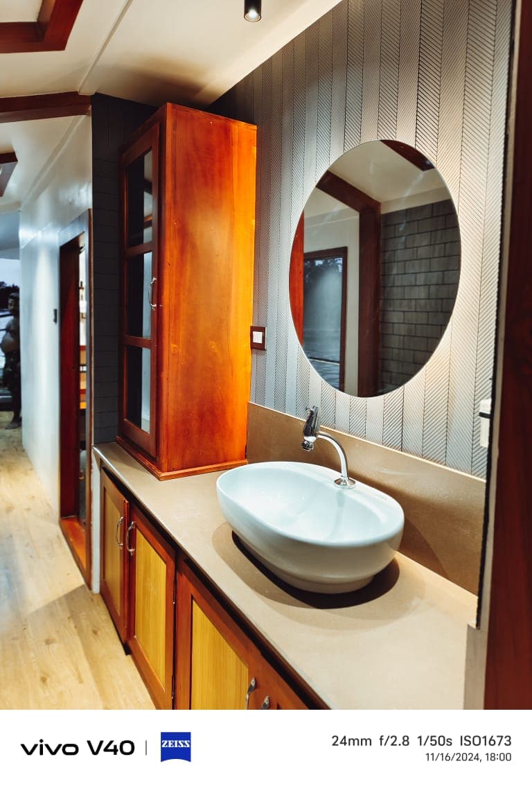 House Boat Image - 62