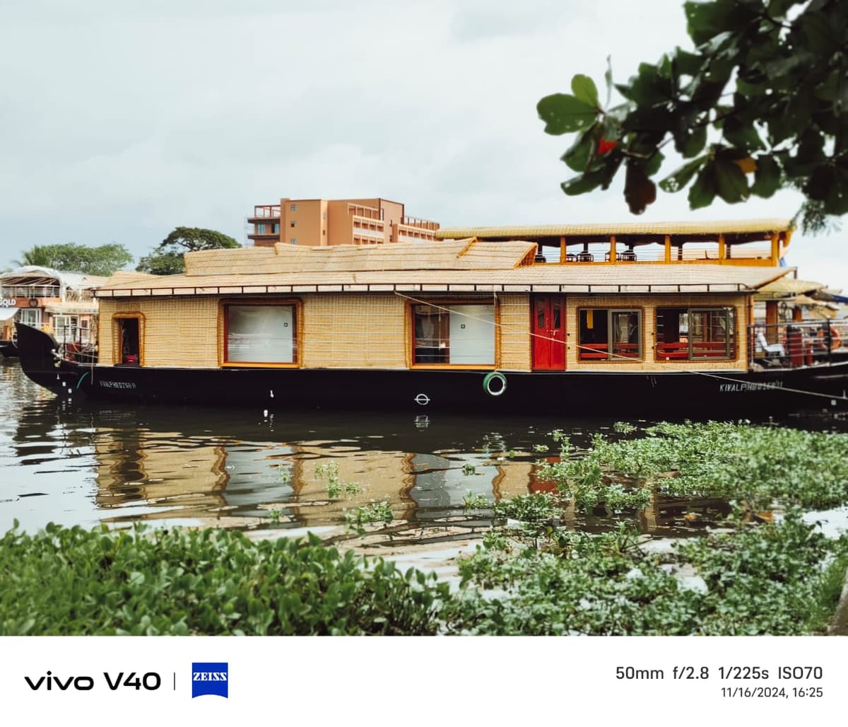 House Boat Image - 66