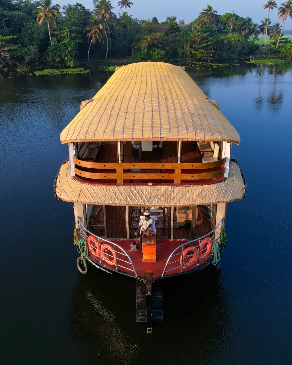 House Boat Image - 82