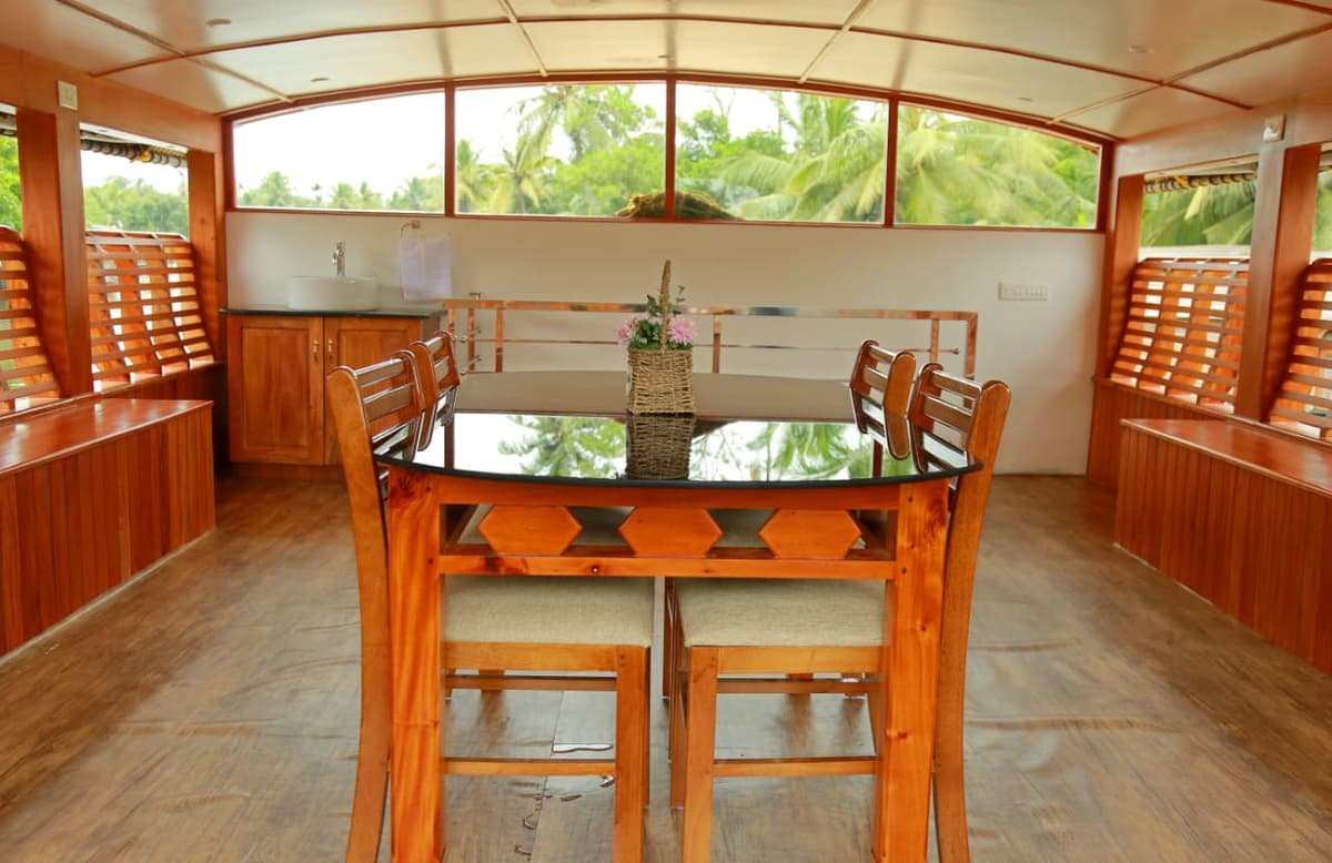 House Boat Image - 86