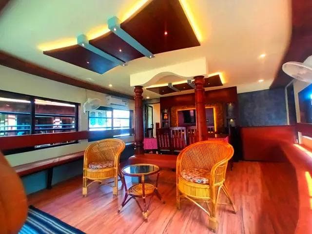 What Awaits You Onboard – Deluxe Amenities