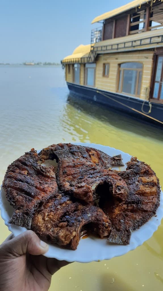 House Boat Image - 11