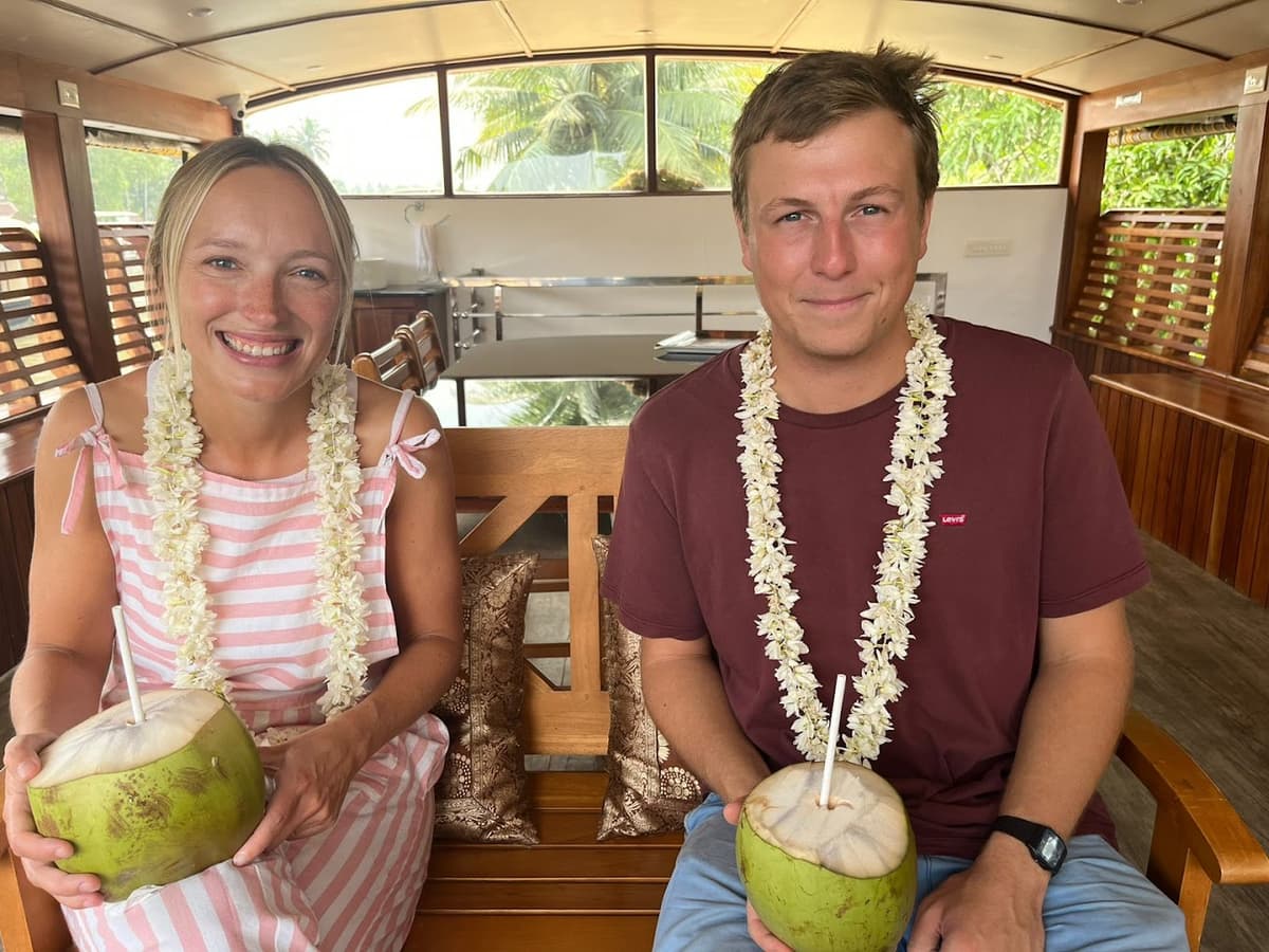 House Boat Image - 12