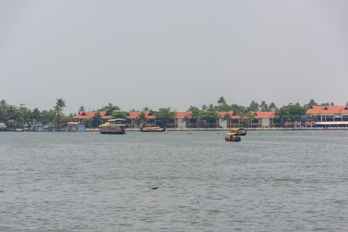 House Boat Image - 124