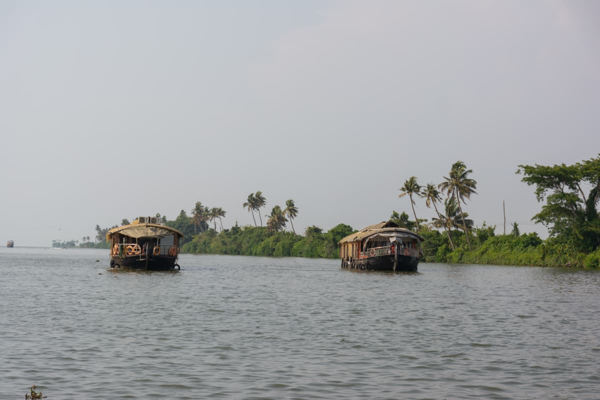 House Boat Image - 131